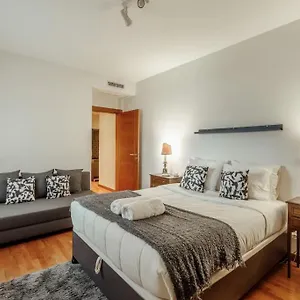 https://charmoso-apartamento-sacavem.hotels-lisbon-portugal.com